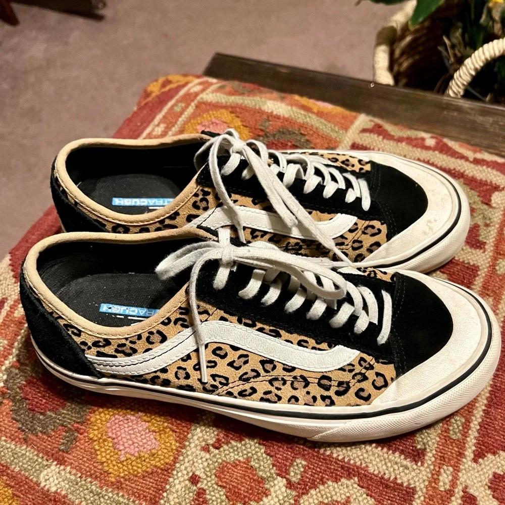 Vans Tan & Black Cheetah Skater Sneakers 9 women 7.5 men - Picture 5 of 14